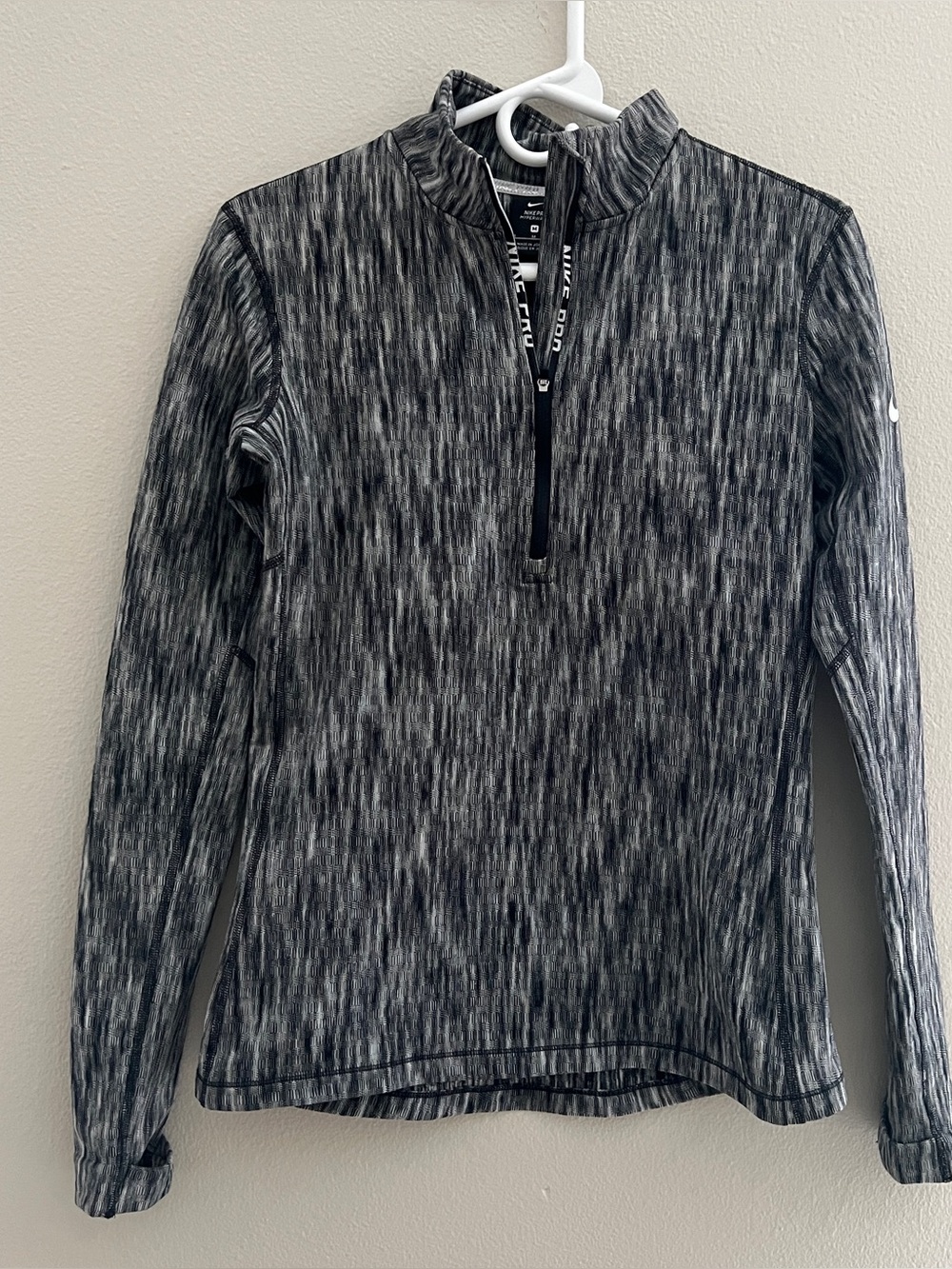 Nike Pro Hyperwarm Women’s Size M Gray Athletic Long Sleeve Zip Running